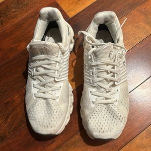 On cloud Tennis Shoes